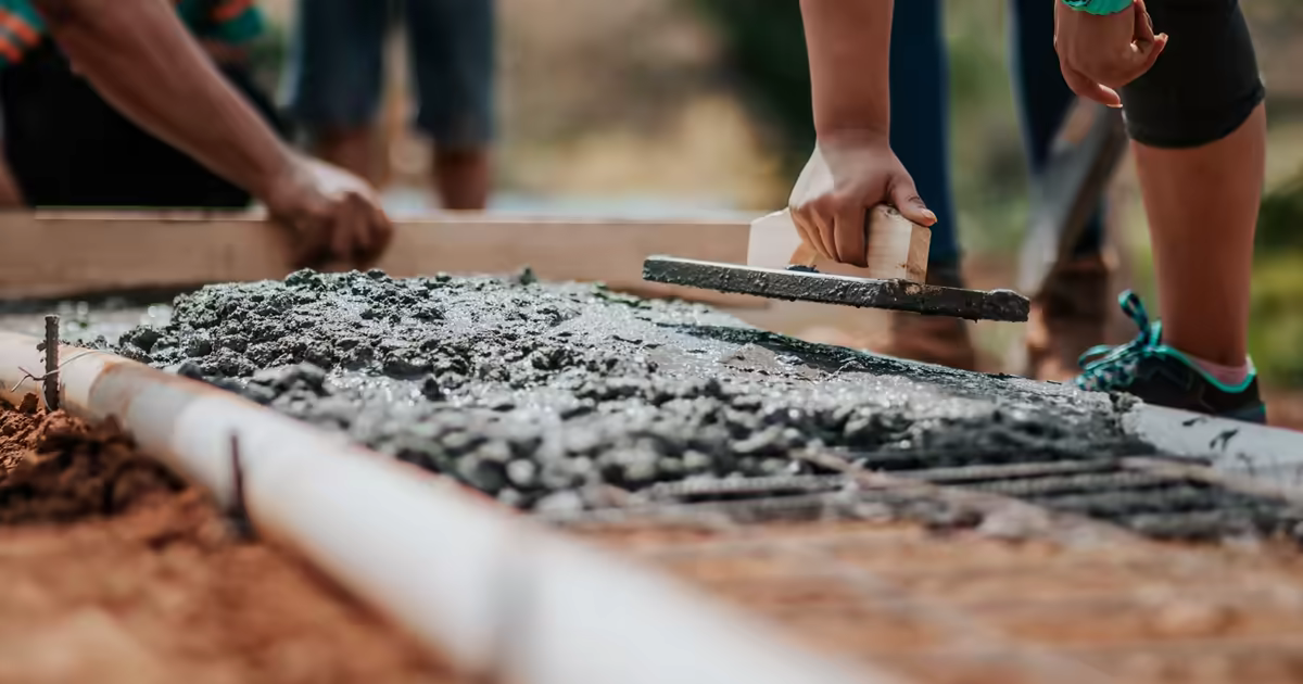 Pekerjaan pada permukaan beton sebagai konteks pemeriksaan bangunan lama